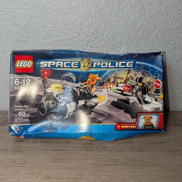 Lego Space Police Freeze Ray Frenzy 5970 Read! - Picture 2 of 14